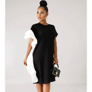 Side twist design black and white dress tunic oversized outfit.Dress shirt small